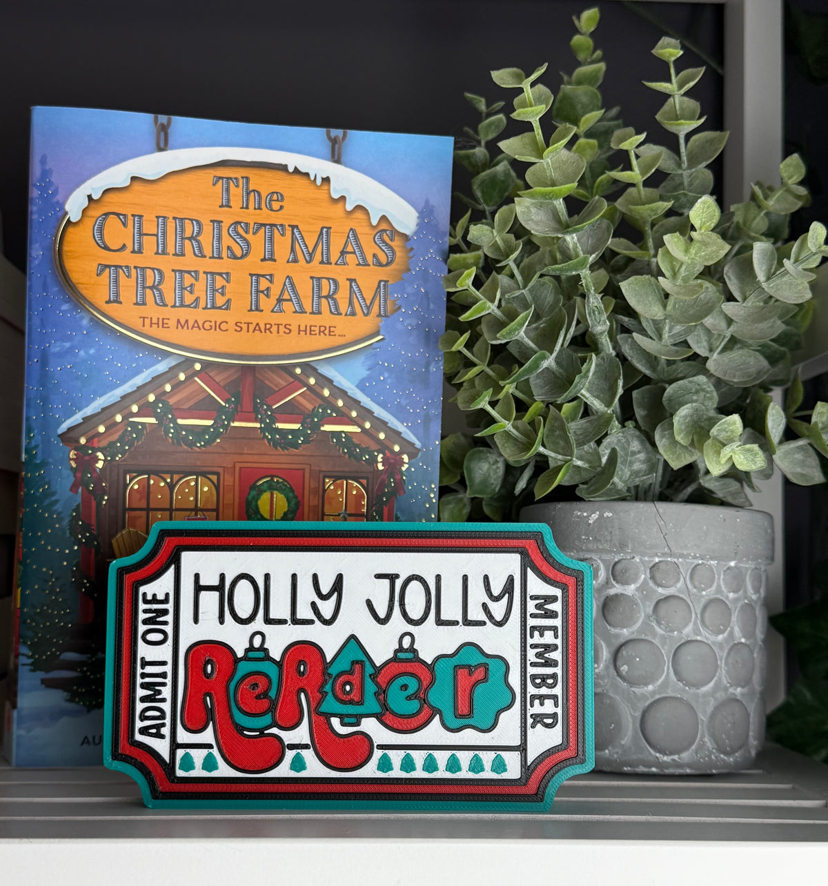 3D - Bookshelf Decor - Holly Jolly Reader