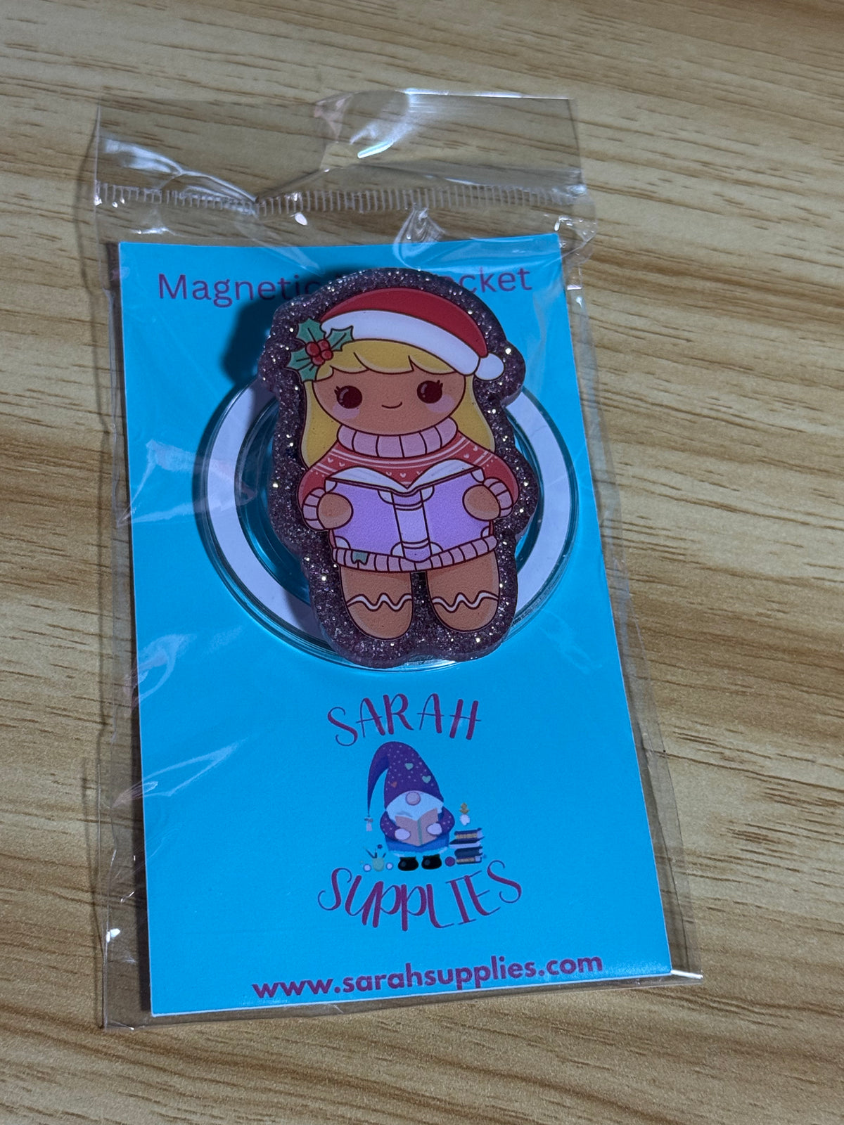 Kindle MagSafe Grip - Reading Gingerbread